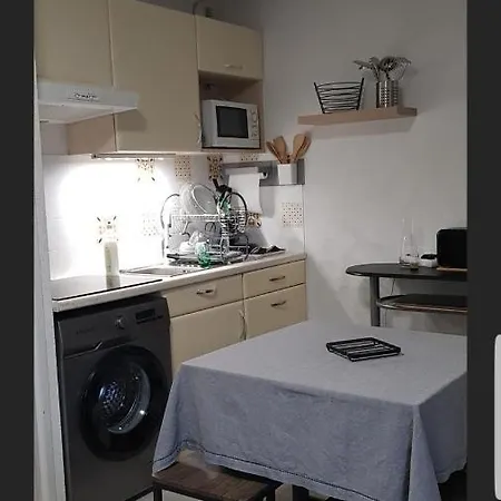 T2 Avec Balcon Plein Sud 卢德